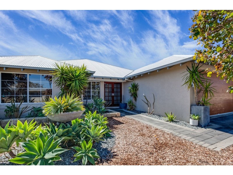 92 Miltona Drive, Secret Harbour WA 6173