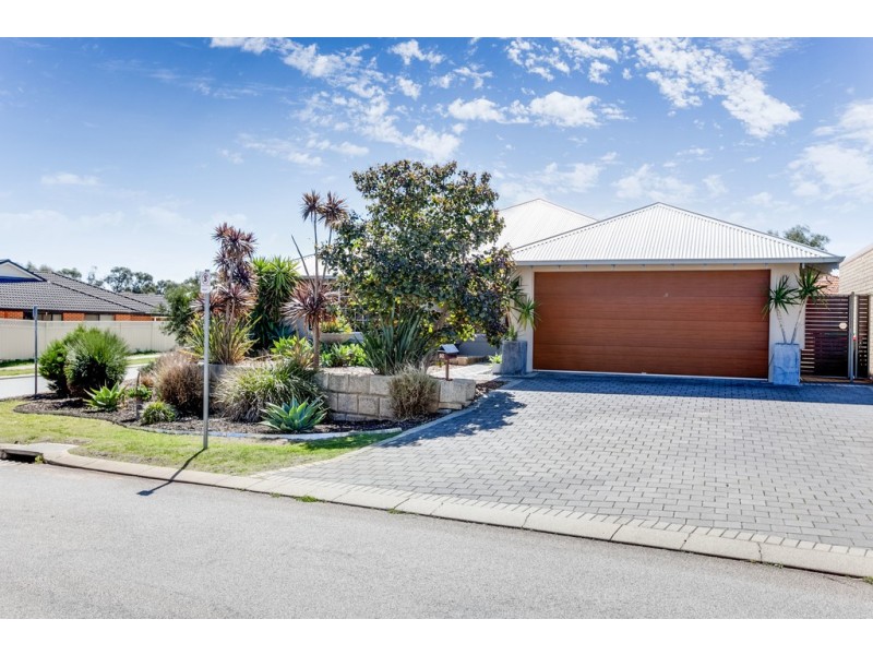 92 Miltona Drive, Secret Harbour WA 6173