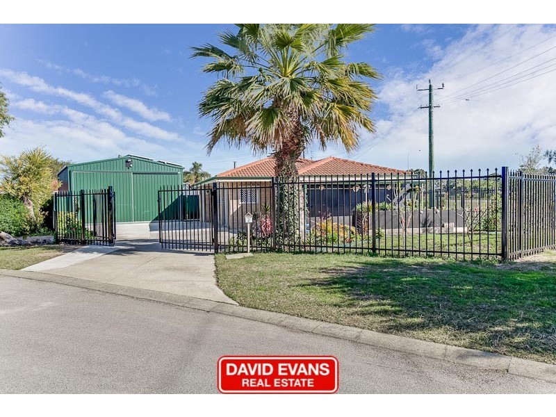 2 Genie Court, Cooloongup WA 6168