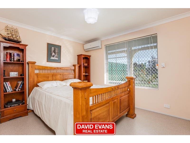 2 Genie Court, Cooloongup WA 6168