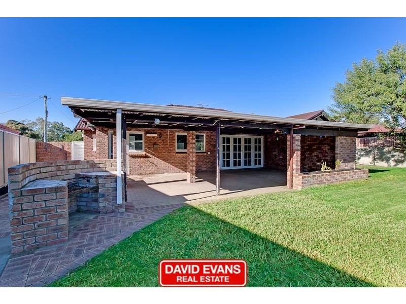 1 Haselmere Circus, Rockingham WA 6168