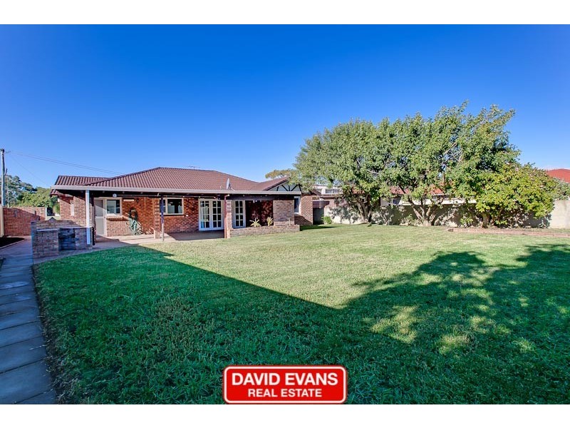 1 Haselmere Circus, Rockingham WA 6168