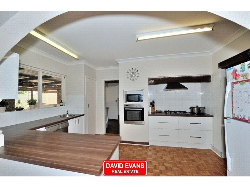 1 Haselmere Circus, Rockingham WA 6168