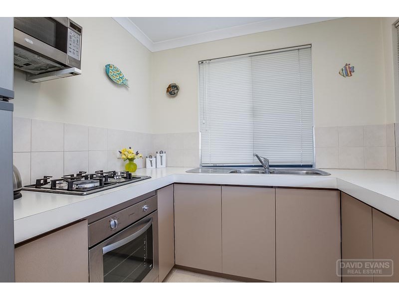 5/6 Bristol Street, Warnbro WA 6169