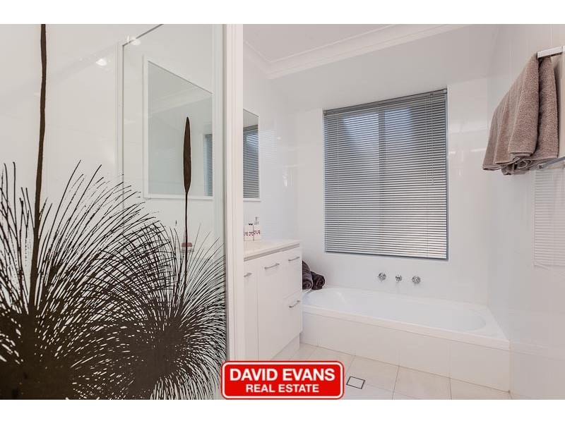 60 Arkwell Avenue, Rockingham WA 6168