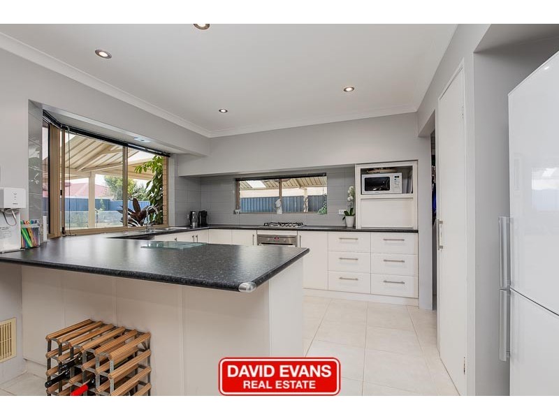 5 Cowrie Court, Waikiki WA 6169