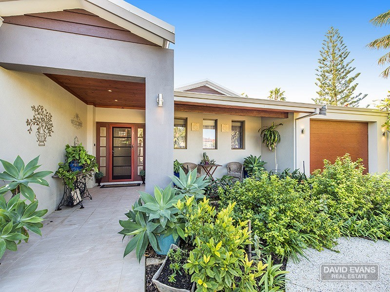 20 Hilda Road, Waikiki WA 6169