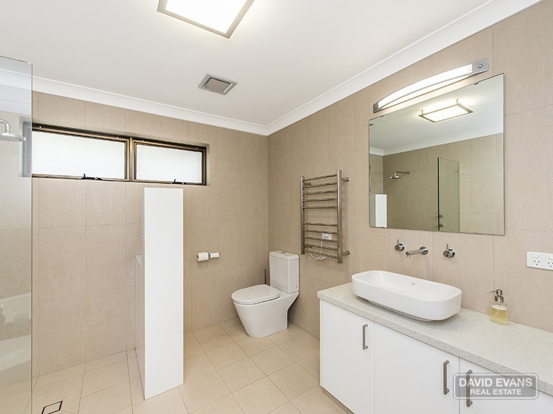 20 Hilda Road, Waikiki WA 6169