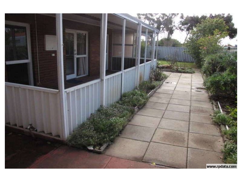 4 Cygnus street, Rockingham WA 6168