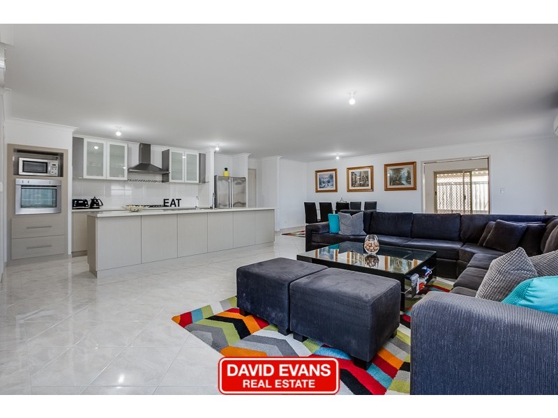26 Parkland Drive, Warnbro WA 6169