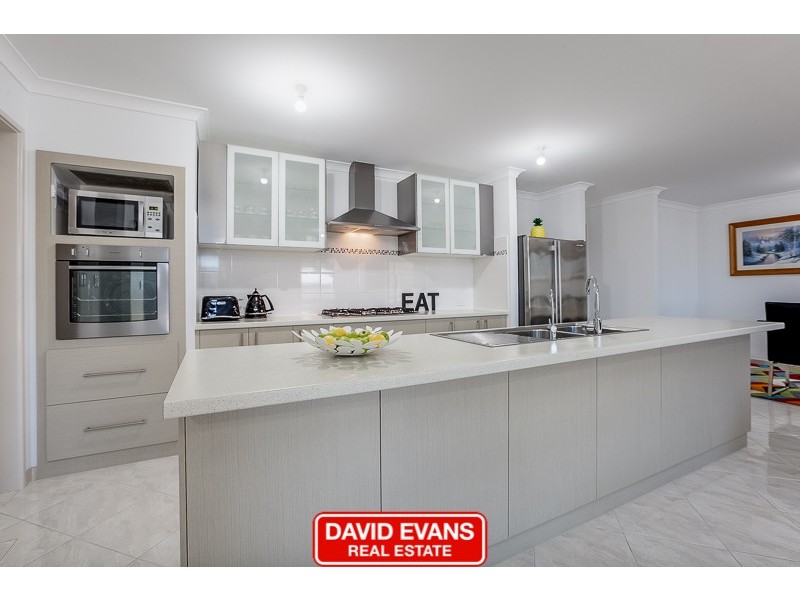 26 Parkland Drive, Warnbro WA 6169