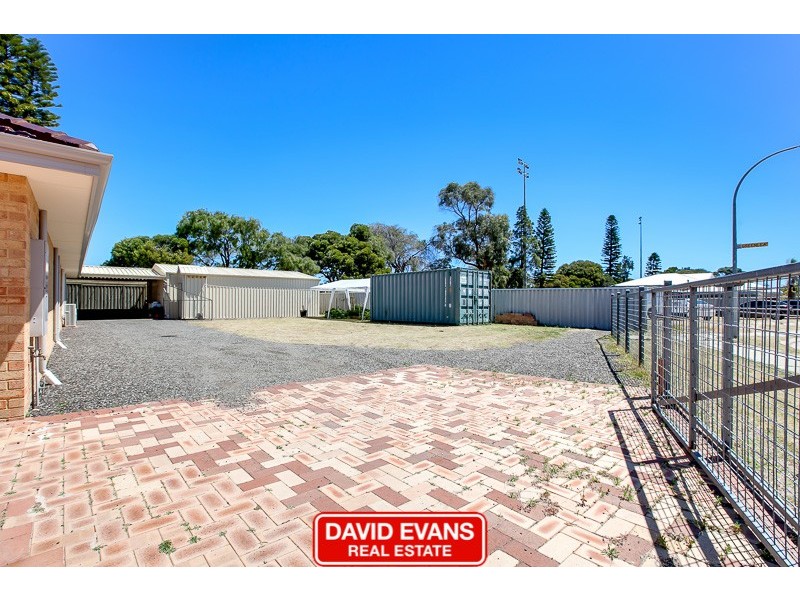26 Parkland Drive, Warnbro WA 6169
