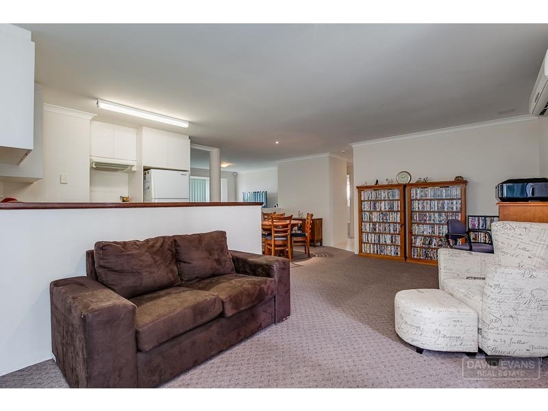 17 Jean Pierre Drive, Warnbro WA 6169