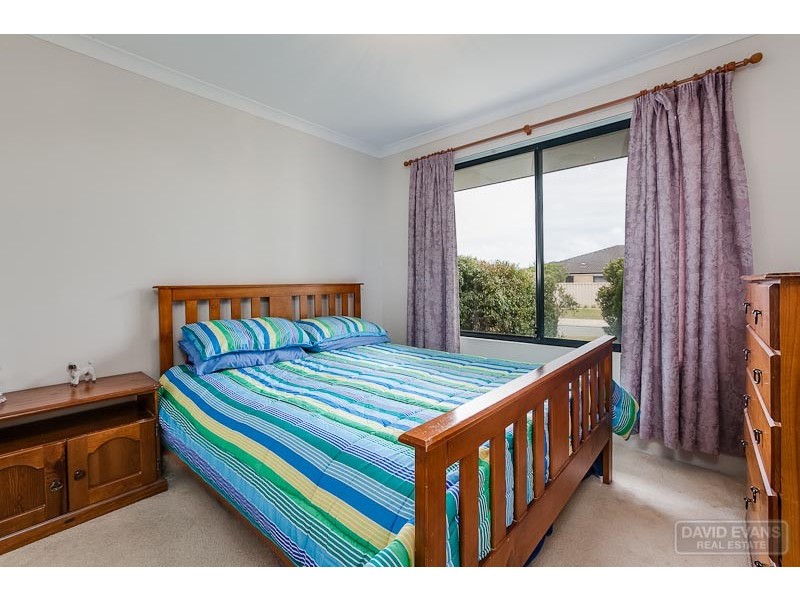 17 Jean Pierre Drive, Warnbro WA 6169