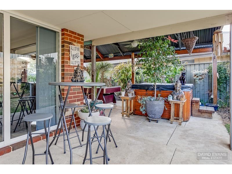 10 Glastonbury Street, Leda WA 6170