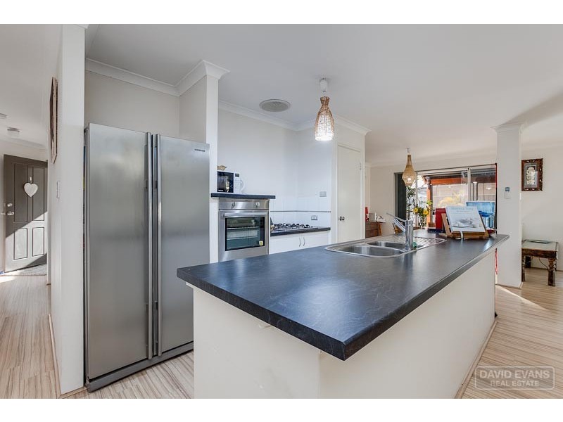 10 Glastonbury Street, Leda WA 6170