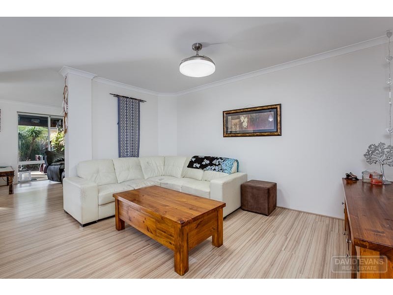 10 Glastonbury Street, Leda WA 6170