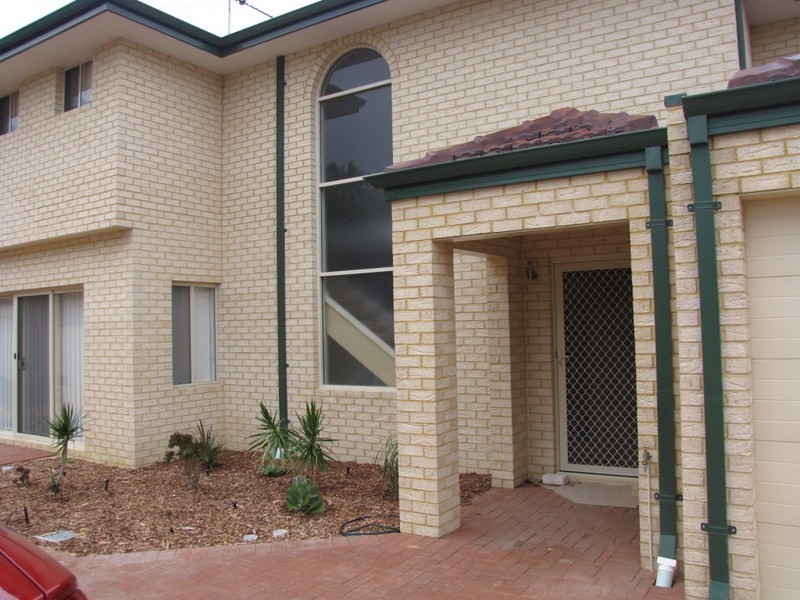 Unit 2/26 Thorpe, Rockingham WA 6168