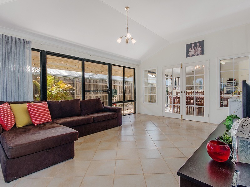 12 The Ridge, Halls Head WA 6210