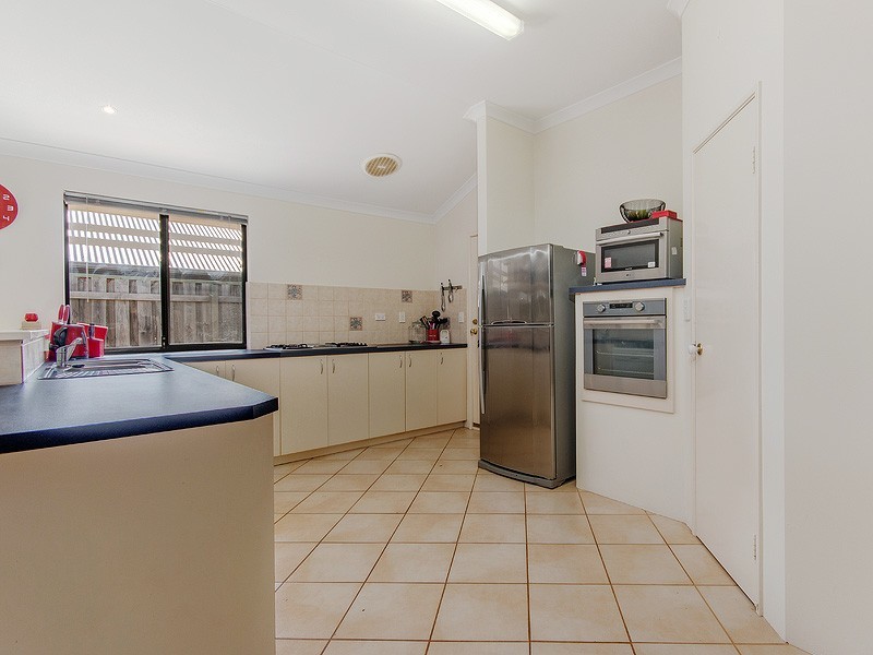 12 The Ridge, Halls Head WA 6210