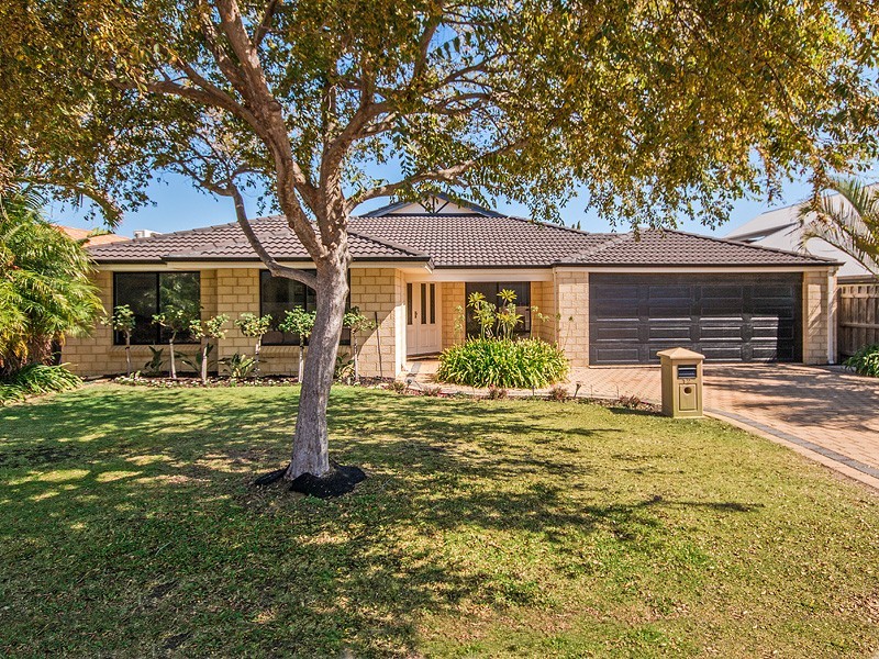 12 The Ridge, Halls Head WA 6210