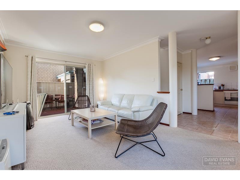 2/67 Harrison Street, Rockingham WA 6168