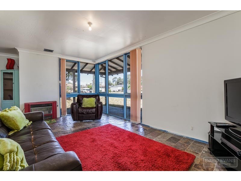 2 Merilup Court, Hillman WA 6168