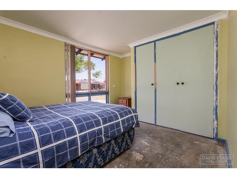 2 Merilup Court, Hillman WA 6168