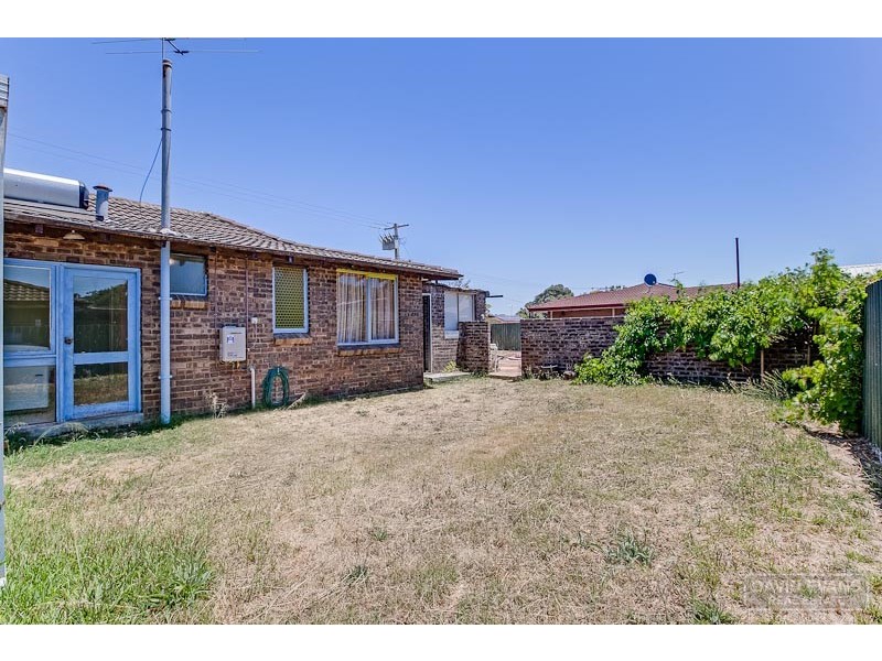 2 Merilup Court, Hillman WA 6168