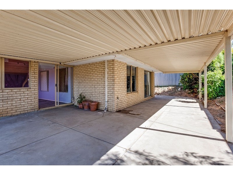 29 Woodley Way, Parmelia WA 6167