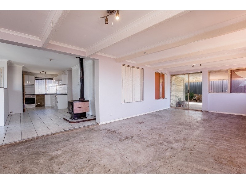 29 Woodley Way, Parmelia WA 6167