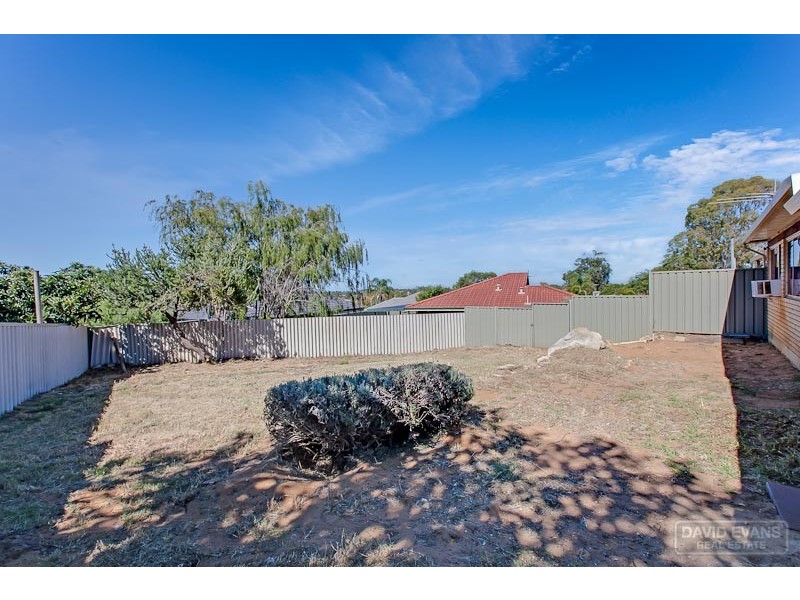 29 Woodley Way, Parmelia WA 6167