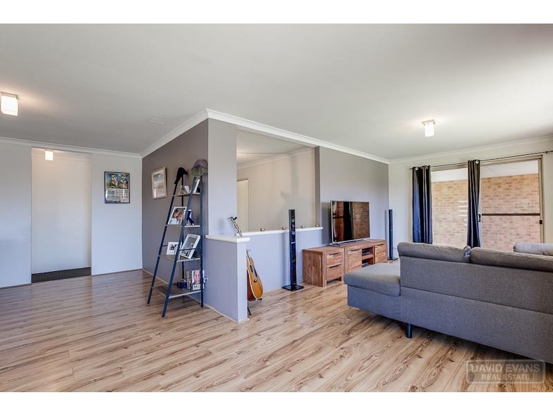 2 St Ettiene Gardens, Port Kennedy WA 6172