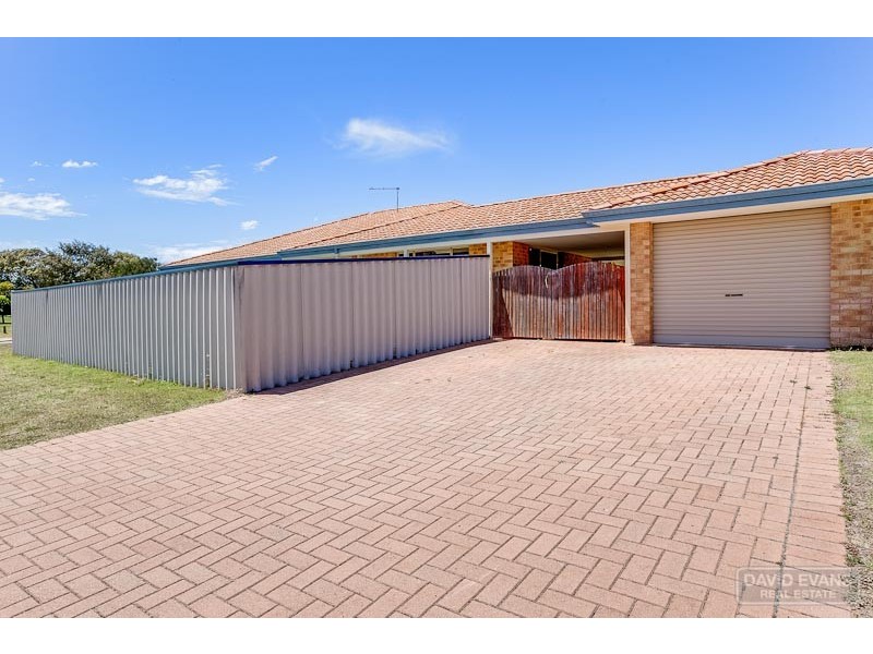 2 St Ettiene Gardens, Port Kennedy WA 6172