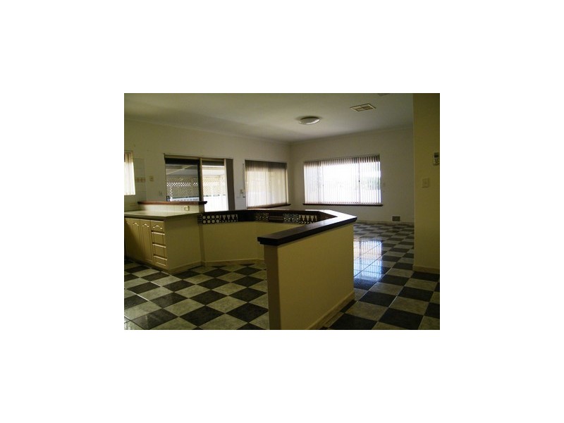 25 Diamantina Way, Rockingham WA 6168