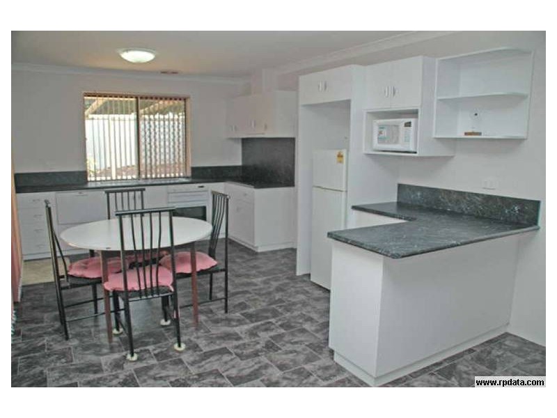 2 Congha Court, Hillman WA 6168