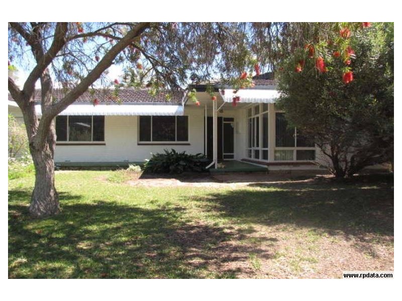 11 Crater Place, Rockingham WA 6168