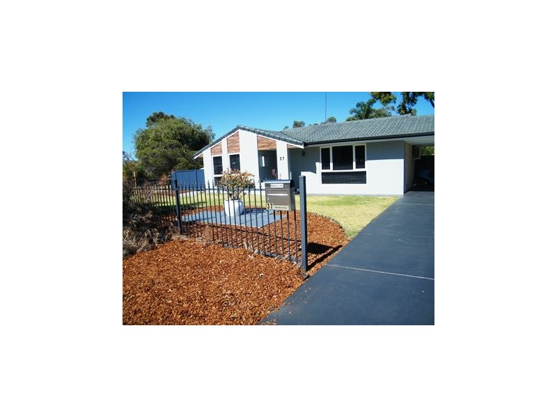 37 Glencoe Parade, Halls Head WA 6210