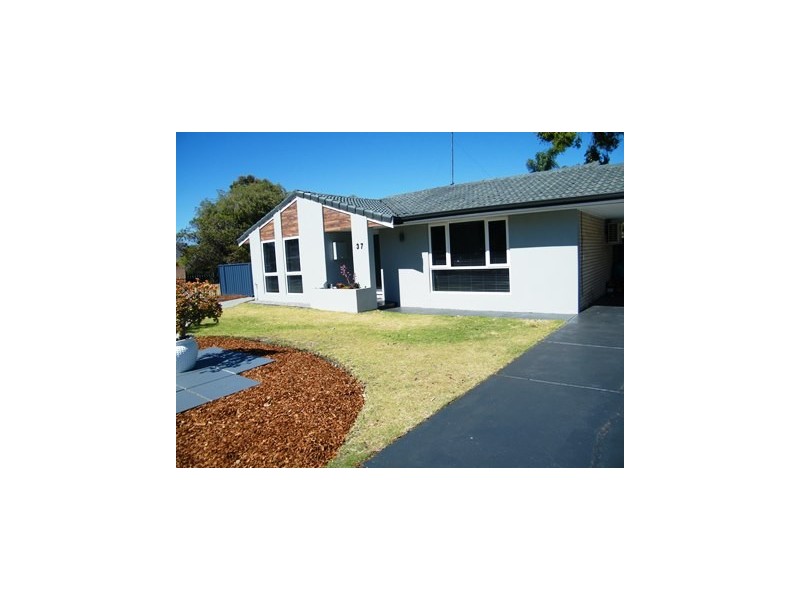 37 Glencoe Parade, Halls Head WA 6210
