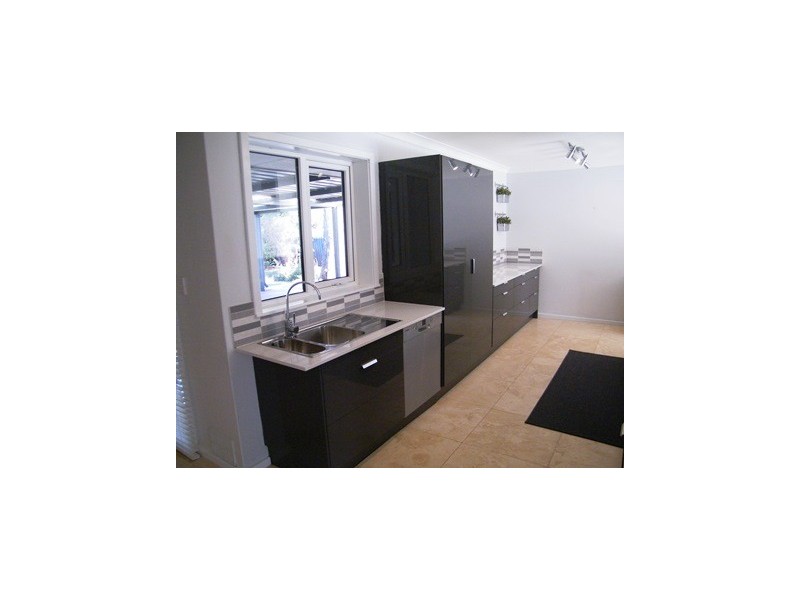 37 Glencoe Parade, Halls Head WA 6210