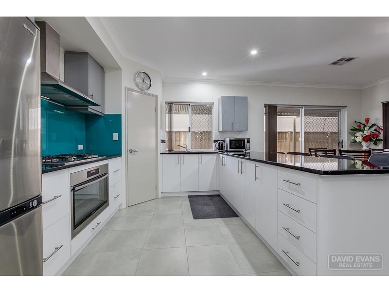 5 Dowerin Circuit, Lakelands WA 6180