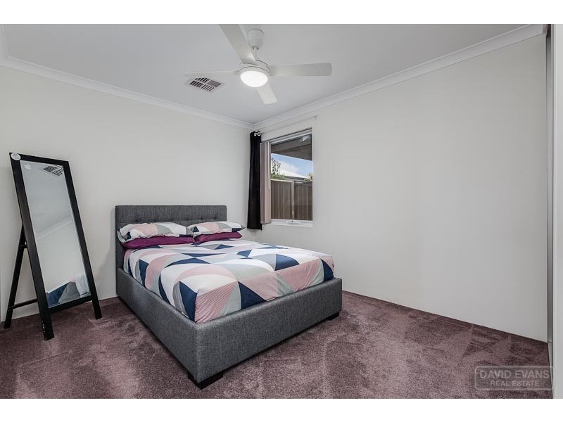 5 Dowerin Circuit, Lakelands WA 6180