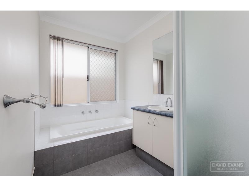 5 Dowerin Circuit, Lakelands WA 6180