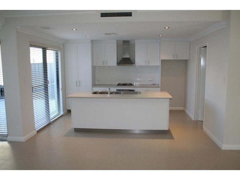 4/93 Kent Street, Rockingham WA 6168