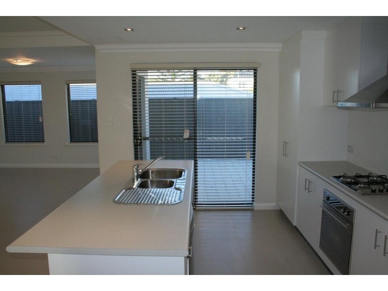 4/93 Kent Street, Rockingham WA 6168