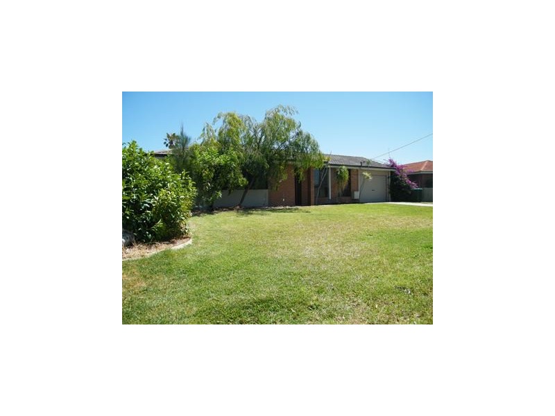 12 Yarle Court, Cooloongup WA 6168