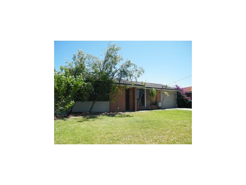 12 Yarle Court, Cooloongup WA 6168