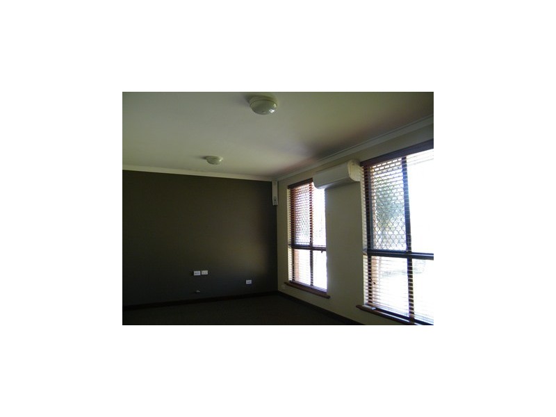 12 Yarle Court, Cooloongup WA 6168