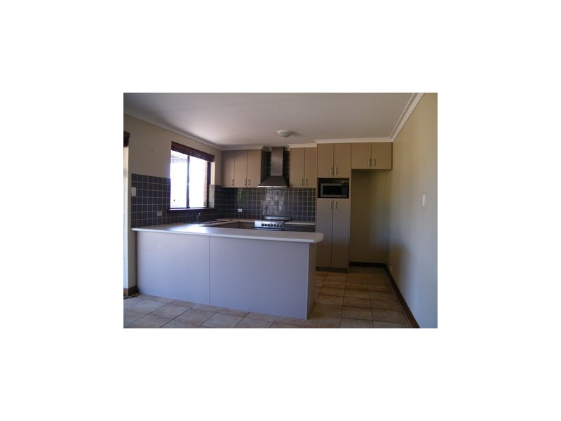 12 Yarle Court, Cooloongup WA 6168