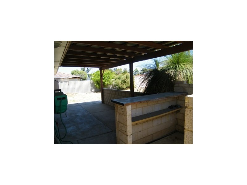 12 Yarle Court, Cooloongup WA 6168